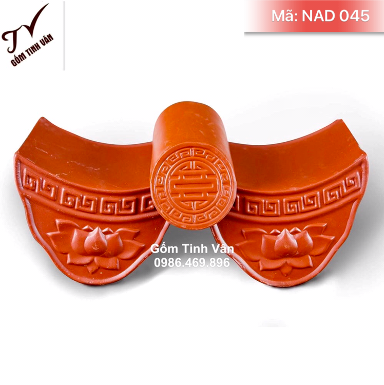 Ngói âm dương cỡ trung riềm hoa sen, mã NAD 045, gốm đất nung đỏ, nung 1300 độ, không rong rêu, bền đẹp chắc chắn, cỡ 22-24 cặp/ mét vuông, 4.5 cặp/ mét tới, gốm sứ xây dựng bát tràng cao cấp